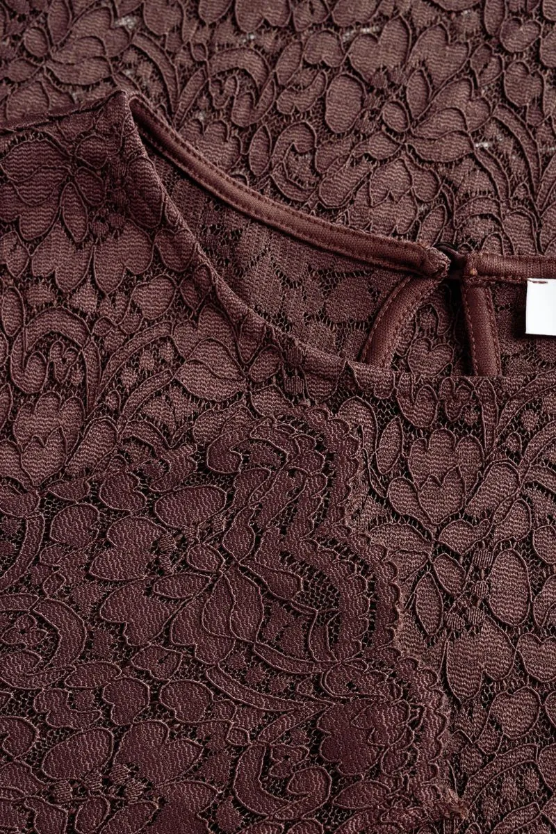 Yest Diletta Essential Brown, bruin kledingstuk voor productfoto